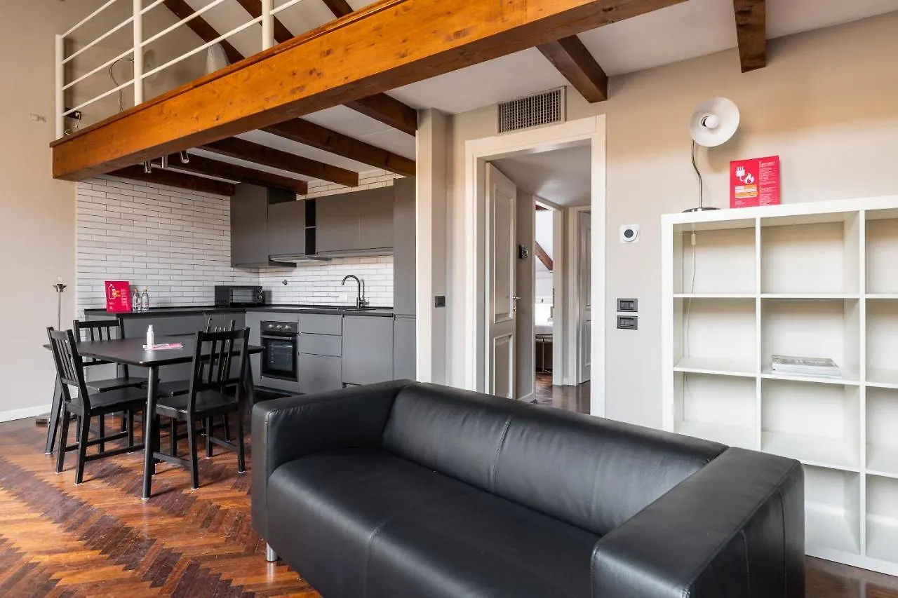 Wooden Design Apartment By Wonderful Italy Bologna