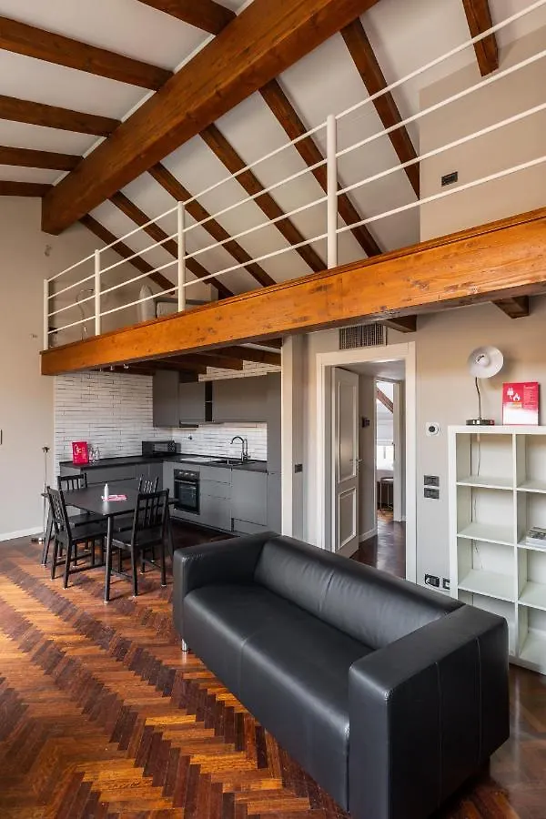 Wooden Design Apartment By Wonderful Italy Bologna