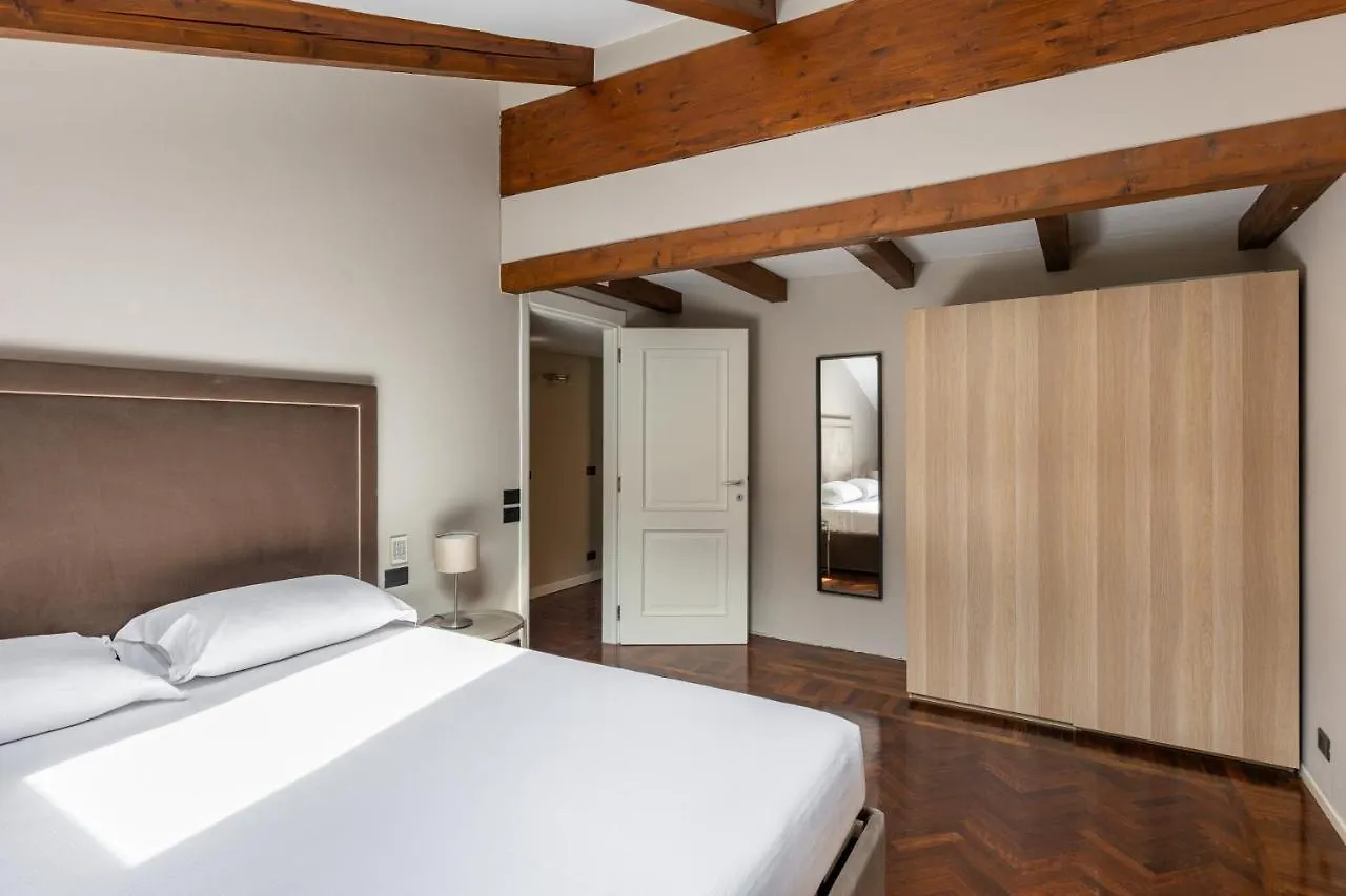 Wooden Design Apartment By Wonderful Italy Bologna Italy
