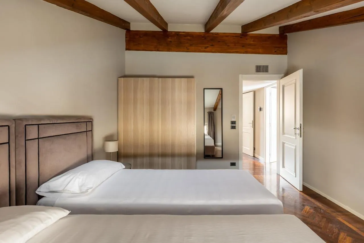 Wooden Design Apartment By Wonderful Italy Bologna