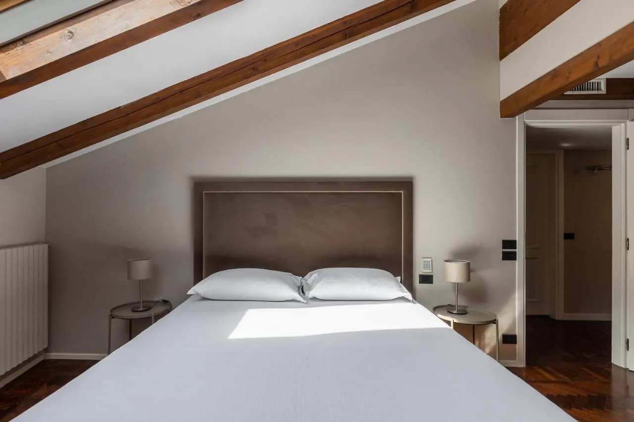 Wooden Design Apartment By Wonderful Italy Bologna Italy