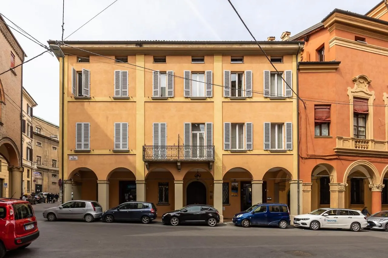 Wooden Design Apartment By Wonderful Italy Bologna