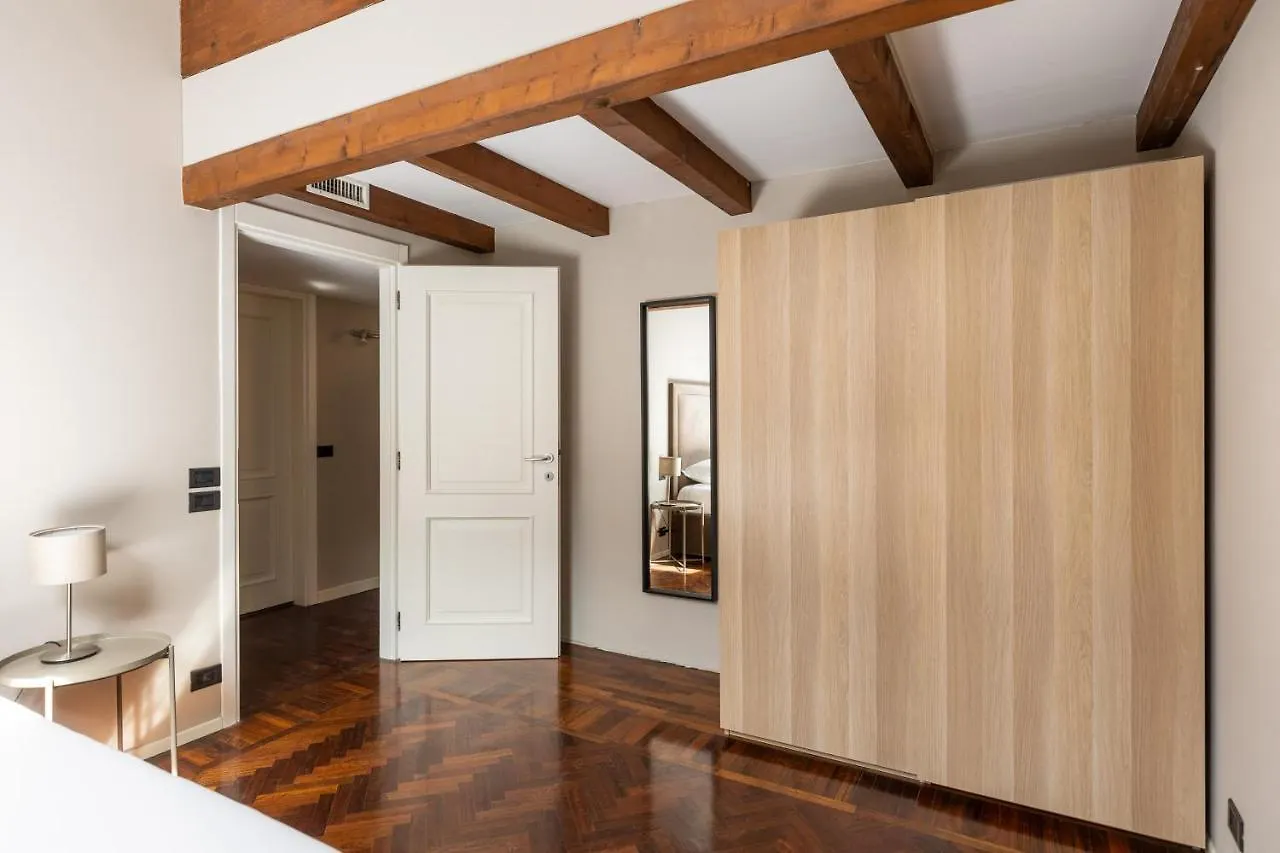 Wooden Design Apartment By Wonderful Italy Bologna Italy