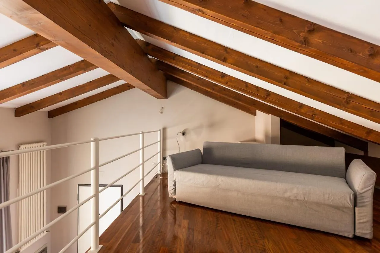 Wooden Design Apartment By Wonderful Italy Bologna
