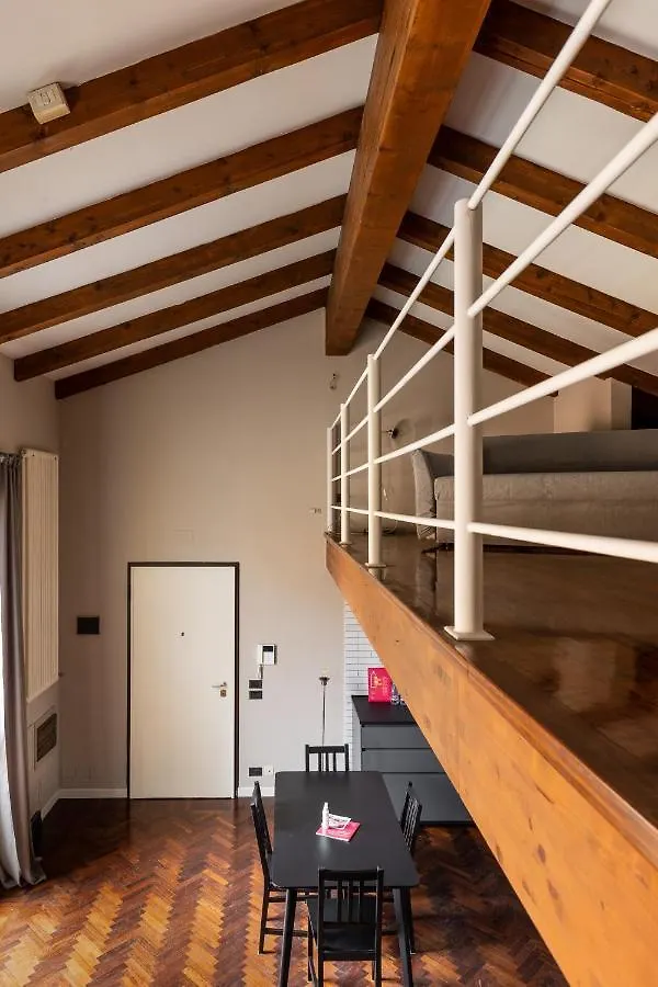 Wooden Design Apartment By Wonderful Italy Bologna