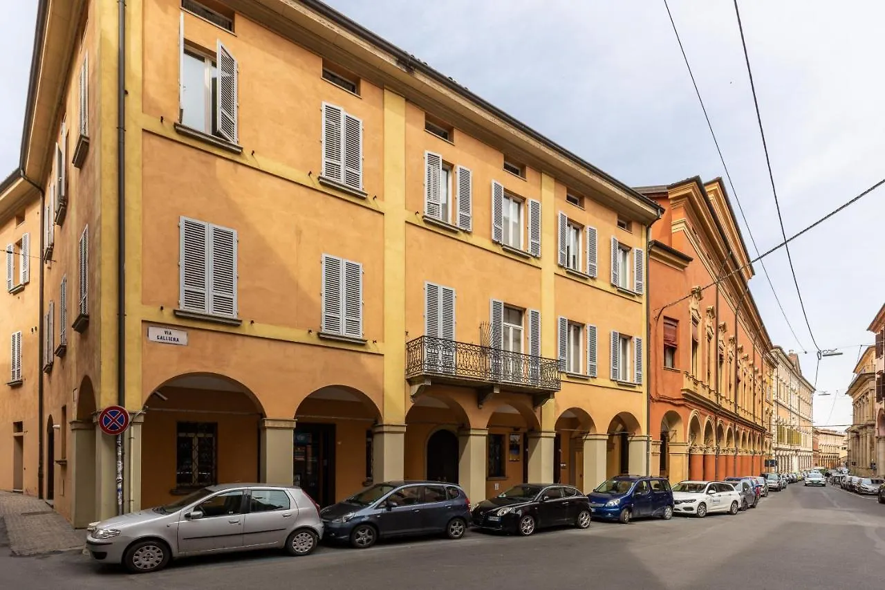 Wooden Design Apartment By Wonderful Italy Bologna